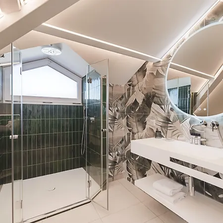 Hotel Madison Jean De Luz - Handwritten Collection 4*