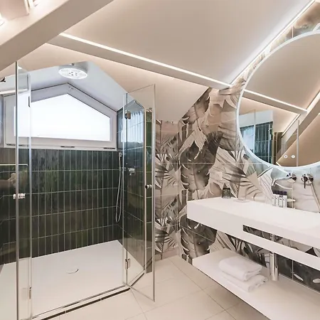 Hotel Madison Jean De Luz - Handwritten Collection 4*