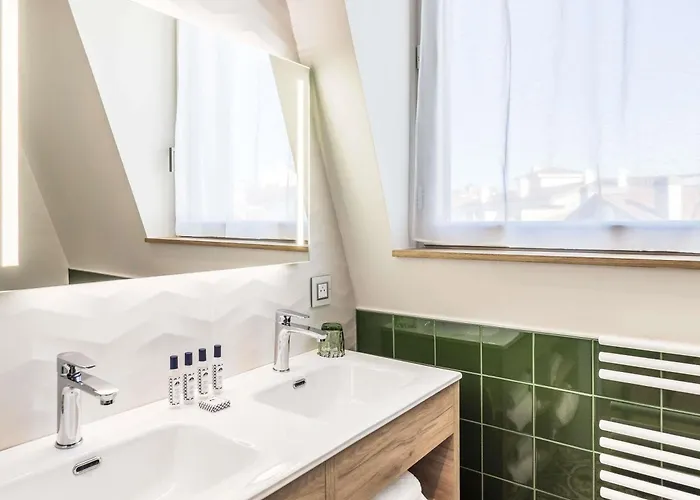 Hotel Madison Jean De Luz - Handwritten Collection