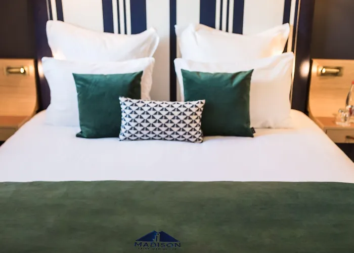 Hotel Madison Jean De Luz - Handwritten Collection 4*