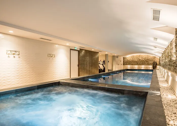 Hotel Madison Jean De Luz - Handwritten Collection